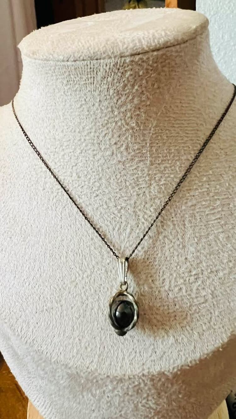 Vintage Teardrop 925 Silver Purple Gemstone Pendant Necklace